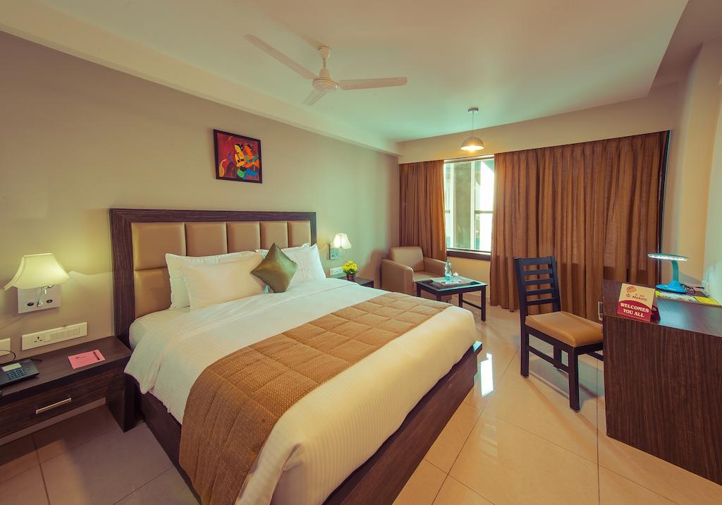 Tiruchirappalli Plaza Hotel Trichy חדר תמונה